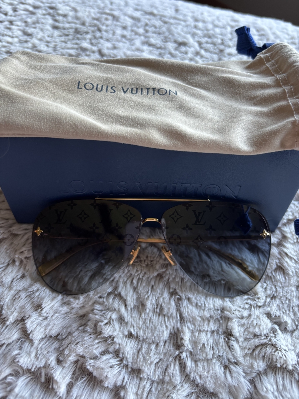 Louis Vuitton Black Gradient Aviator Sunglasses with Gold Accents